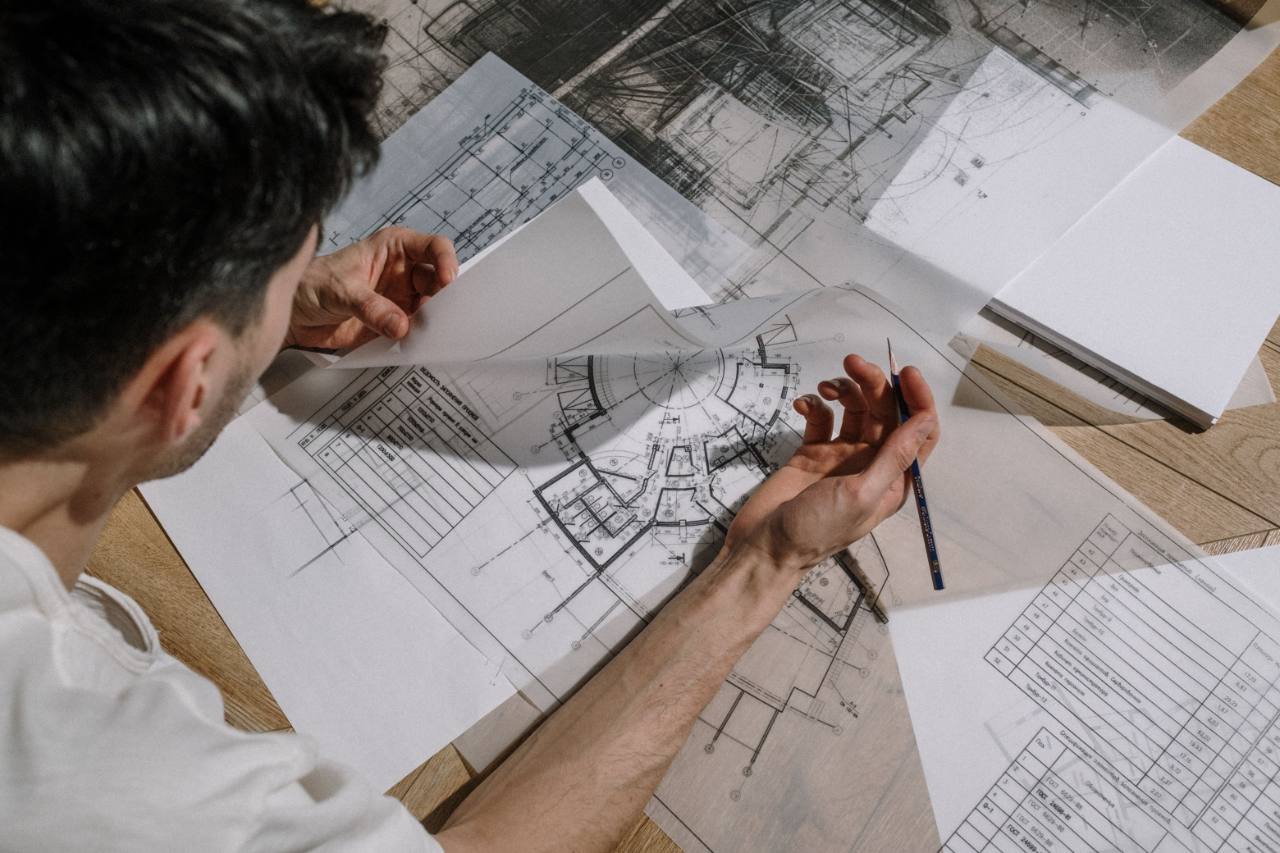 Análise técnica de projeto sobre plantas de arquitetura